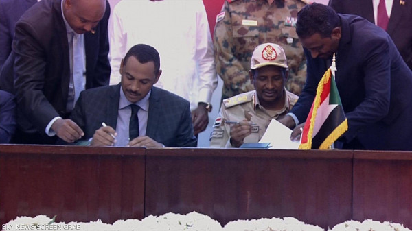 السودان... المجلس العسكري وقوى إعلان الحرية والتغيير يوقعان على وثائق الفترة الانتقالية 