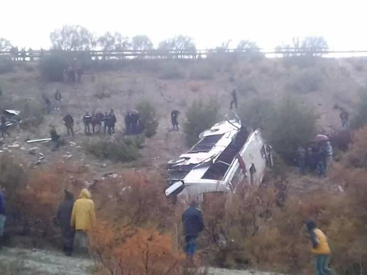 مصرع 8 أشخاص وإصابة 42 آخرين جراء انقلاب حافلة لنقل الركاب بإقليم تازة