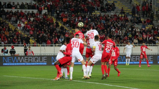 الوداد يهزم أولمبيك آسفي في عقر داره ويعتلي صدارة الترتيب