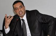 برافو.. عامل صاحب الجلالة ينتظر دوره كباقي المواطنين لقضاء أغراضه الإدارية