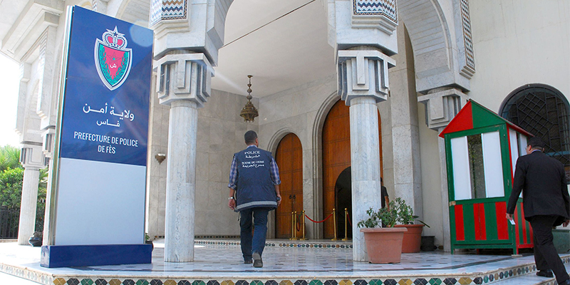 مقدم شرطة يضطر لاستعمال سلاحه الوظيفي لتوقيف شخصين من ذوي السوابق