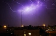 صاعقة برق تقتل طفلين وتصيب ستة آخرين