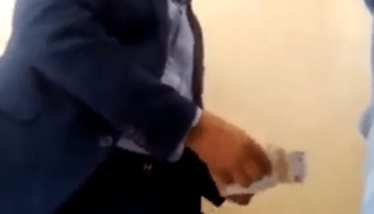 انتخابات الغرف المهنية بكلميم.. توقيف المرشح الذي ظهر في شريط فيديو يوزع المال مقابل الأصوات