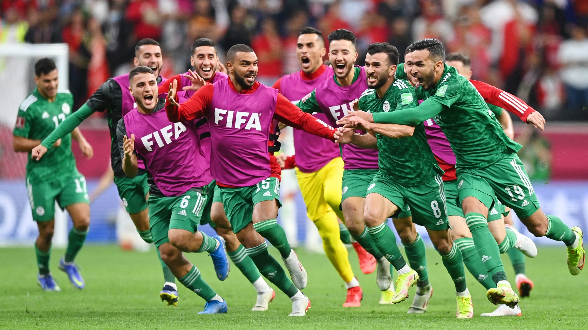 كأس العرب قطر 2021.. المنتخب الجزائري يهزم في الوقت الإضافي تونس ويتوج بلقب 