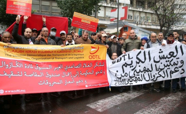 مهنيو النقل بالمغرب يخوضون احتجاجات بسبب غلاء مادة 
