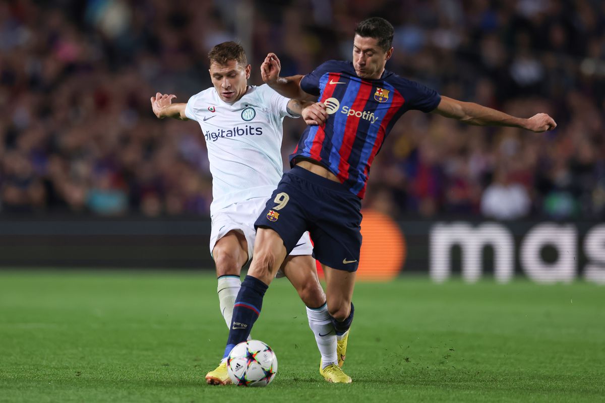 ليلة الأبطال.. نادي برشلونة ينجو من الخسارة بميدانه في آخر دقائق المباراة أمام الإنتر ميلان الإيطالي