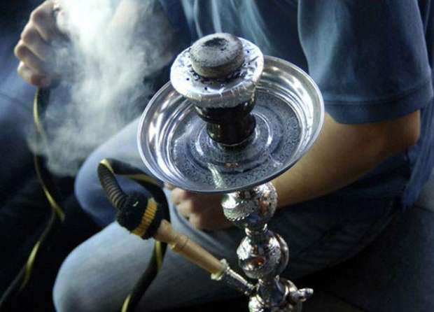 الشيشة تعود إلى بعض مقاهي سيدي رحال الشاطئ والمنع يطال مَقاهٍ أخرى.. تساؤل يطرح أكثر من علامة استفهام!!