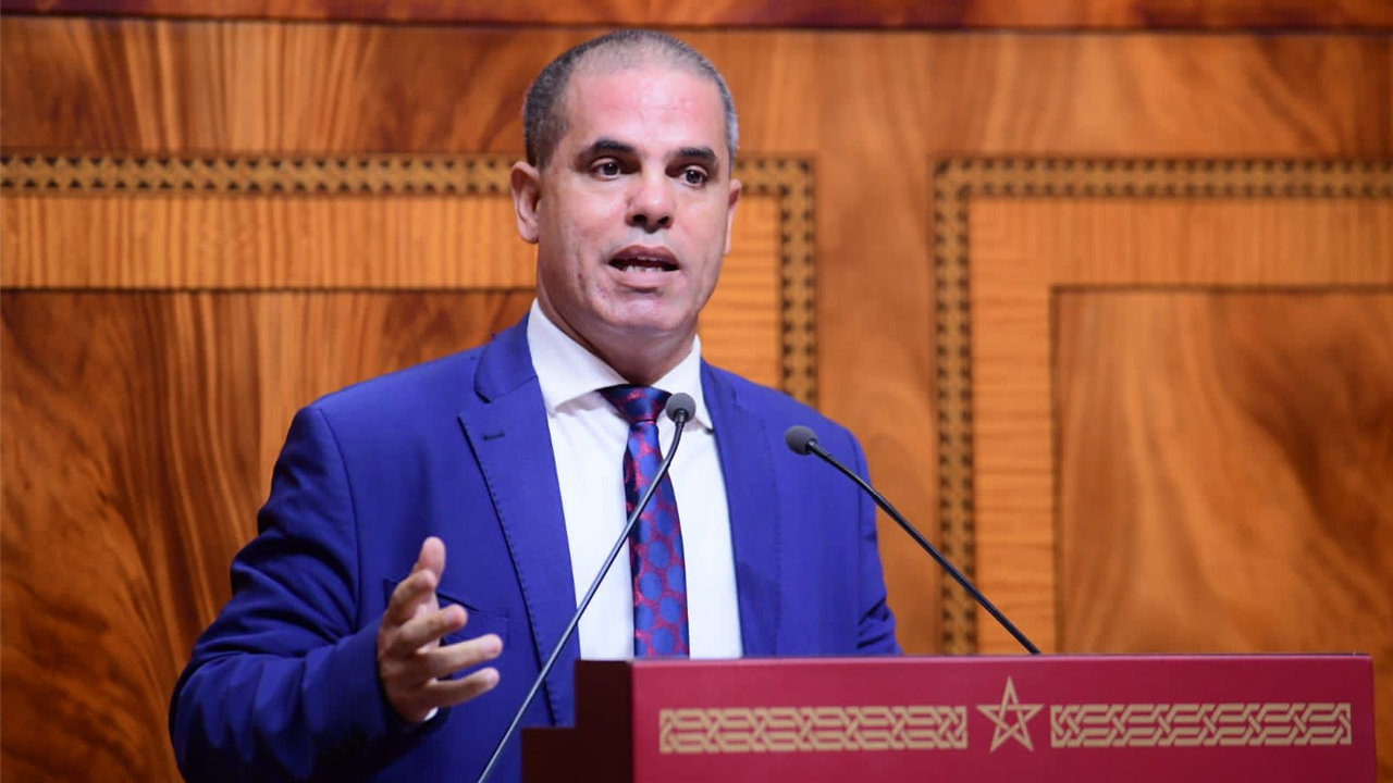 المحكمة الدستورية تجرد 
