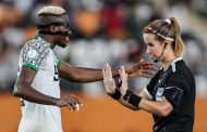 المغربية بشرى كربوبي تدخل التاريخ كأول سيدة عربية تحكم مباراة كرة قدم رجال في كأس أمم إفريقيا