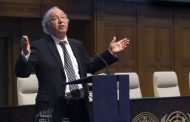 قاض مغربي ضمن هيأة الحكم بمحكمة العدل الدولية بلاهاي، ينظر في الدعوى التي تقدمت بها دولة جنوب إفريقيا ضد إسرائيل بتهمة 