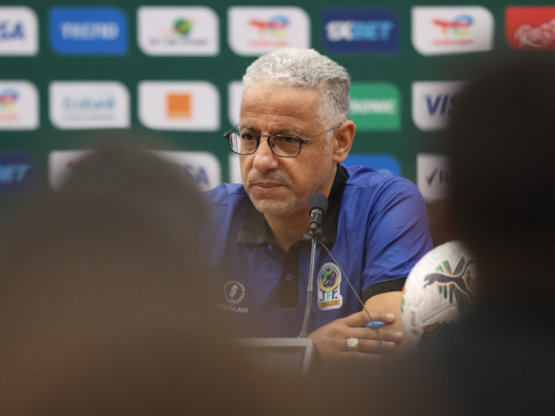 مدرب منتخب تنزانيا الجزائري عادل عمروش يُقِرُّ بقوة المنتخب المغربي بعد الهزيمة