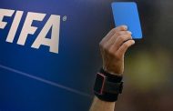 الفيفا يحسم الجدل حول تطبيق البطاقة الزرقاء فى مباريات كرة القدم