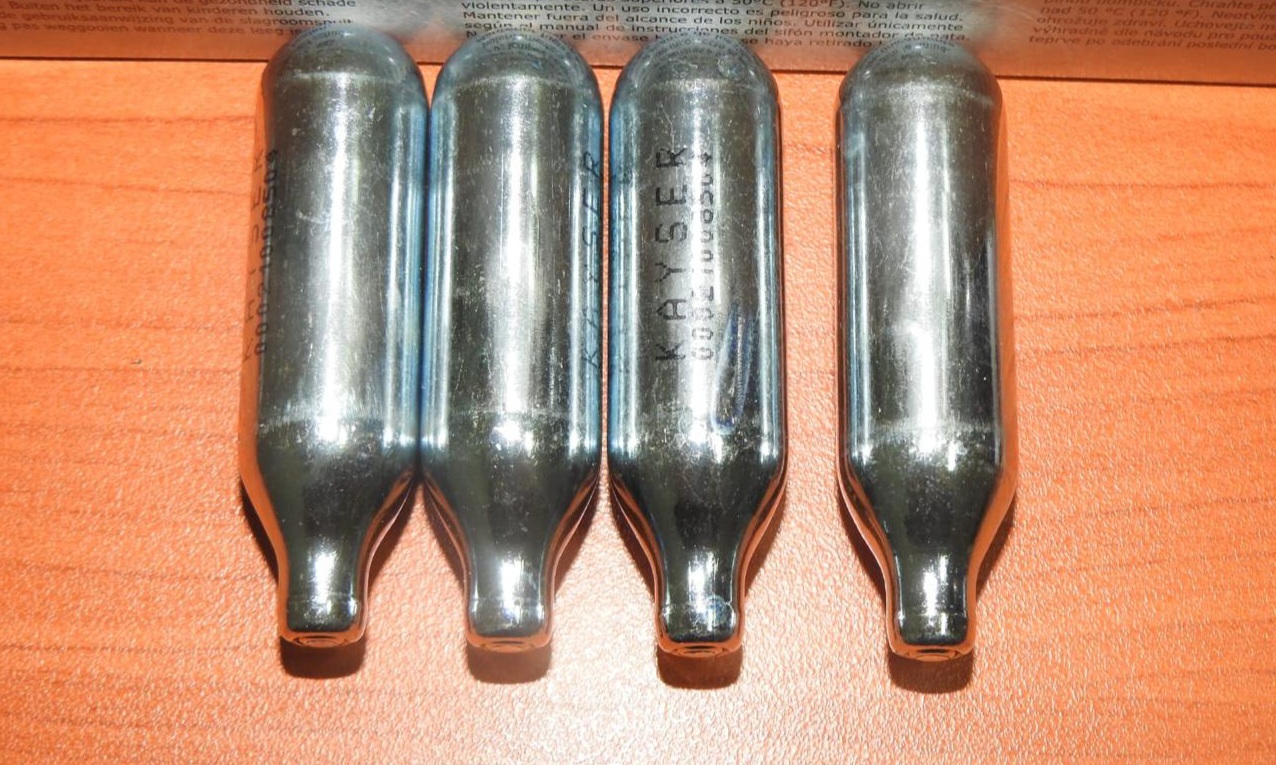 أمن مراكش يوقف 3 أشخاص بحوزتهم أقراص طبية مخدرة وكحول وغاز 