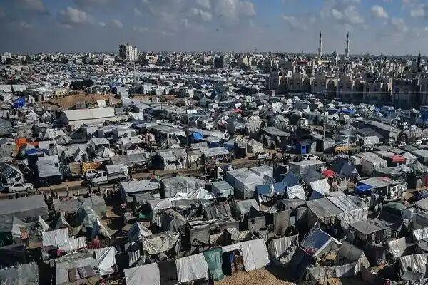 إسرائيل تستعد لبدء هجومها العسكري على مدينة رفح.. وتغلق معبر الملك حسين مع الأردن