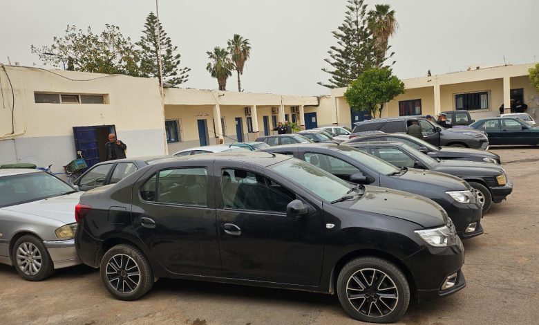 الشرطة القضائية بالناظور تطيح بشبكة إجرامية متورطة في الاتجار الدولي في السيارات المسروقة.. توقيف 16 شخصا و حجز 69 سيارة و3 بندقيات