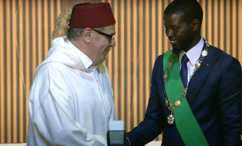 عزيز أخنوش يمثل الملك محمد السادس في حفل تنصيب رئيس السينغال الجديد