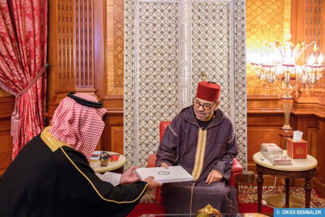الملك محمد السادس يستقبل الأمير تركي حاملا رسالة من العاهل السعودي