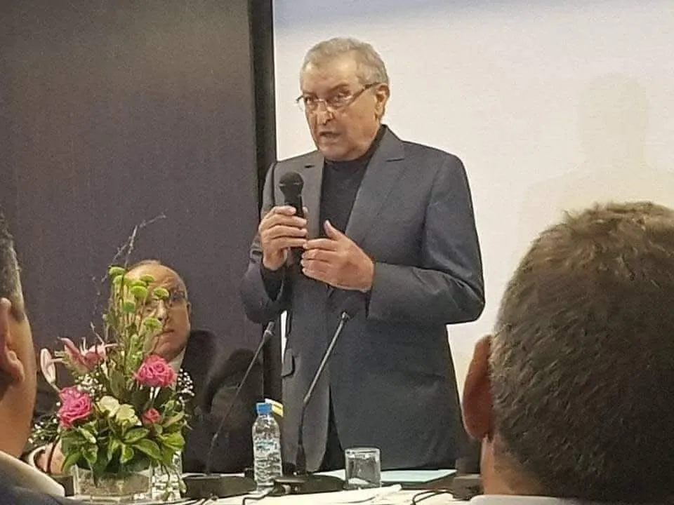 النيابة العامة بالدار البيضاء تقرر متابعة الرئيس الأسبق لنادي الرجاء الرياضي محمد أوزال في حالة اعتقال