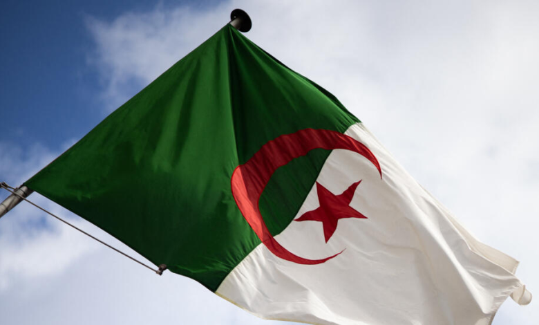 بريطانيا تحذر مواطنيها من السفر إلى الجزائر
