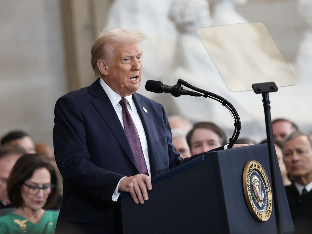 عقب تنصيبه رئيسا للبلاد.. ترامب يعلن حالة الطوارئ بالجنوب ويصرح: العهد الذهبي لأمريكا انطلق