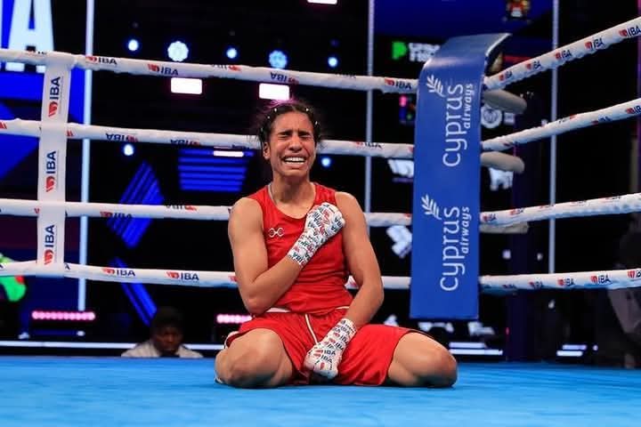 الملك محمد السادس يهنئ وداد برطال بمناسبة تتويجها ببطولة العالم للملاكمة