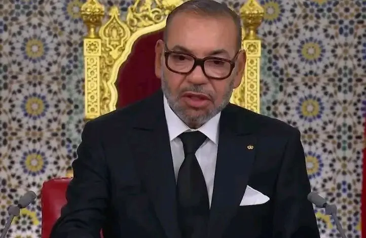 الملك يربط التنمية بتحسين ظروف المواطنين ويرفض 