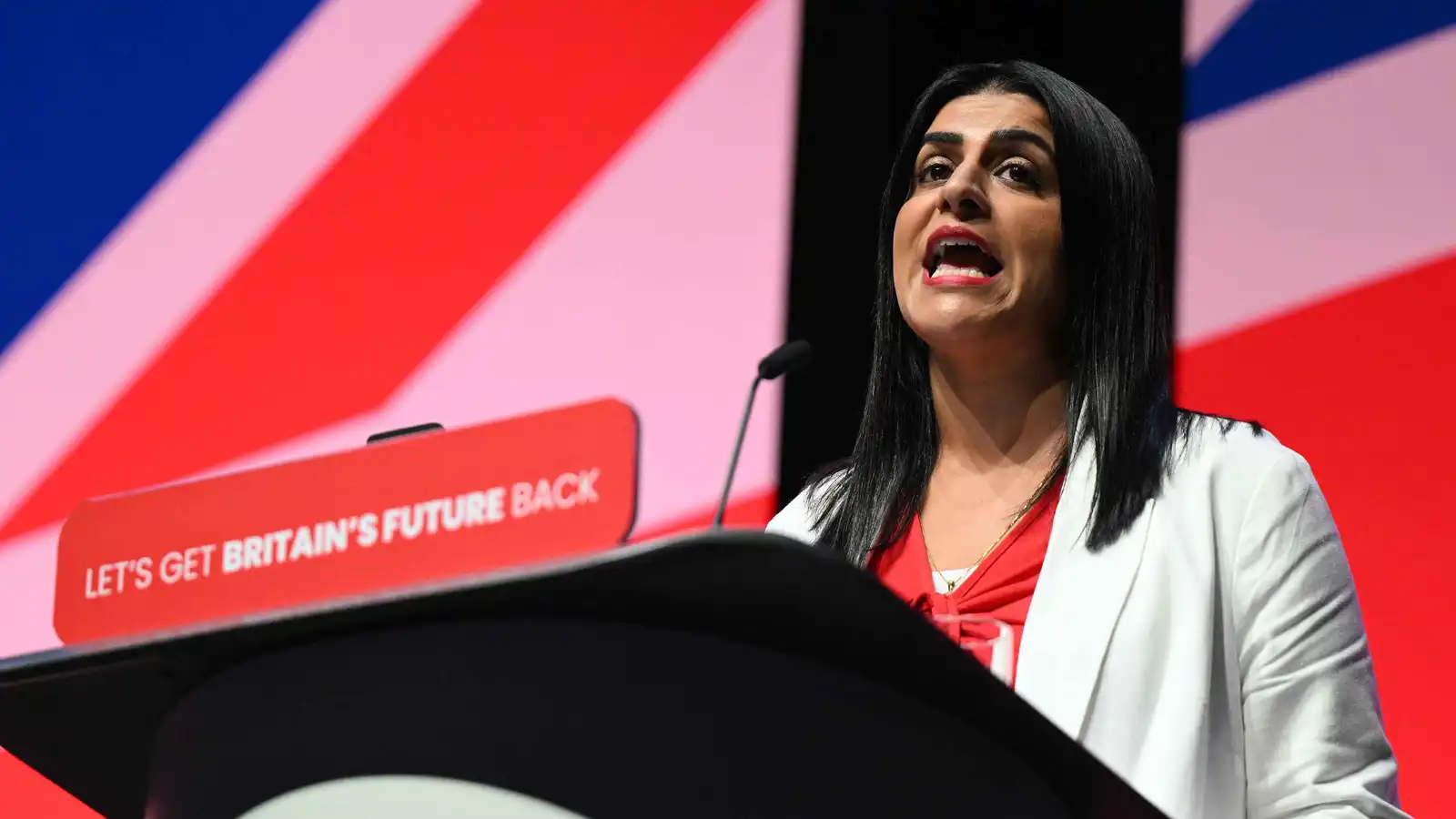 أول مسلمة تتولى حقيبة الداخلية البريطانية.. من هي شعبانة محمود؟