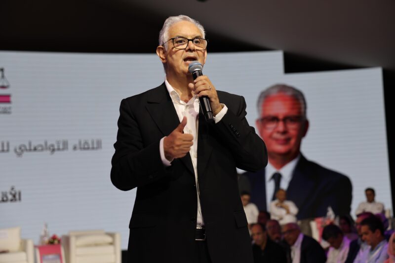 نزار بركة يعلن افتتاح طريق 