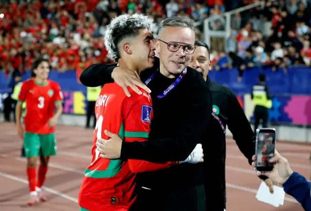 هذه هي قيمة المنح المالية التي حصل عليها لاعبو المنتخب الوطني لكرة القدم لأقل من 20 سنة، بعد التتويج بلقب كأس العالم للشباب في الشيلي