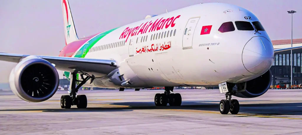 المشجعون المغاربة يصلون إلى الشيلي لمساندة المنتخب الوطني في نهائي المونديال وسفيرة المملكة تقيم مأدبة غداء بحضور لقجع وبوريطة