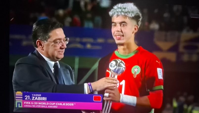 زابيري يتوج هدافاً لكأس العالم بـ5 أهداف ويستلم جائزته من بوريطة