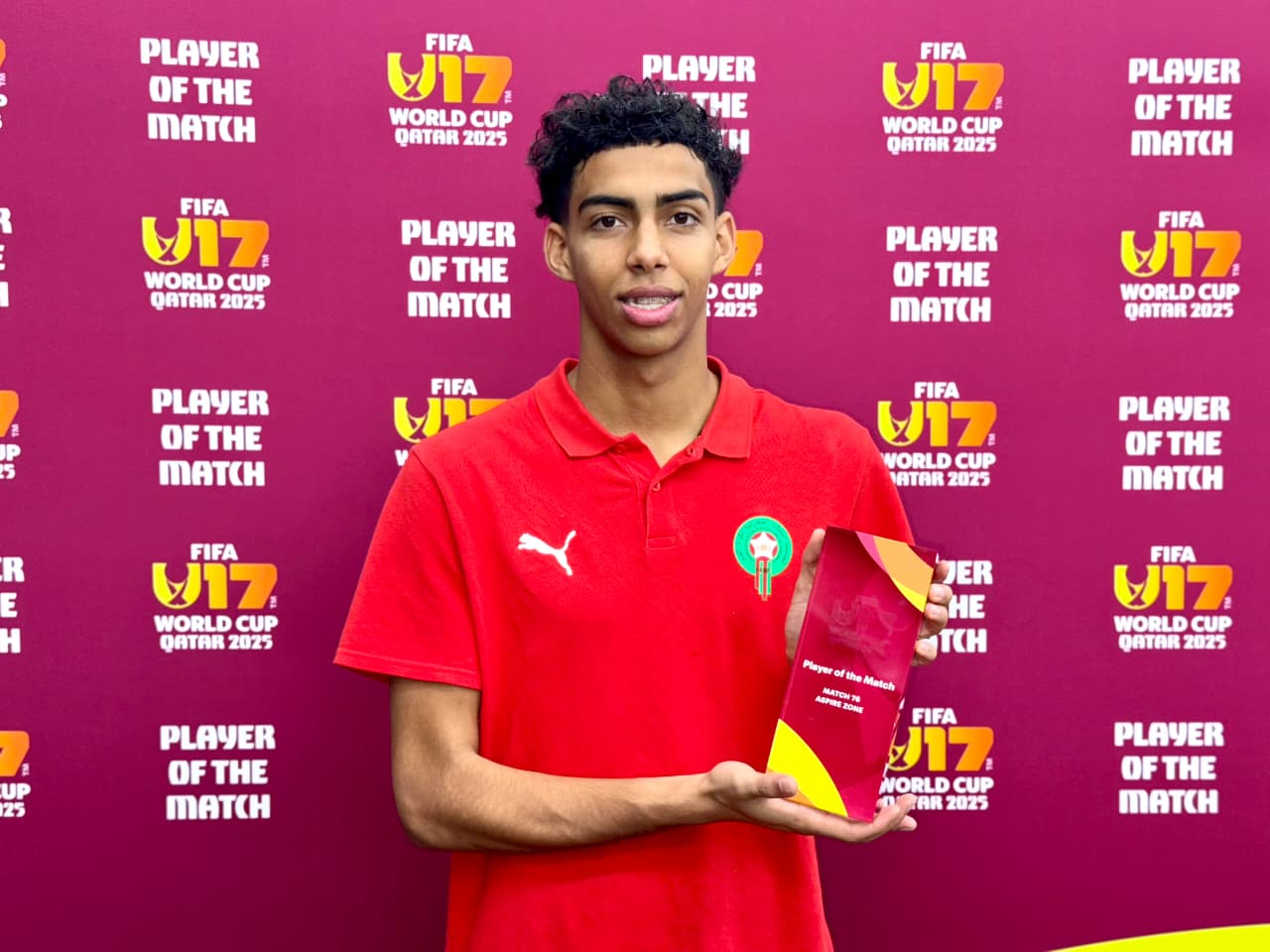 الحارس بلعروش يتوج بجائزة أفضل لاعب في مباراة المغرب وأمريكا