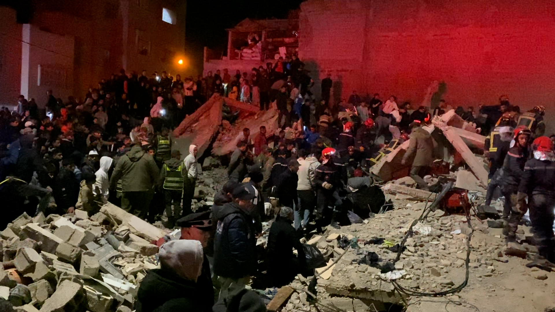 فاجعة انهيار بنايتي فاس.. وكيل الملك يفتح تحقيقا في الحادثة