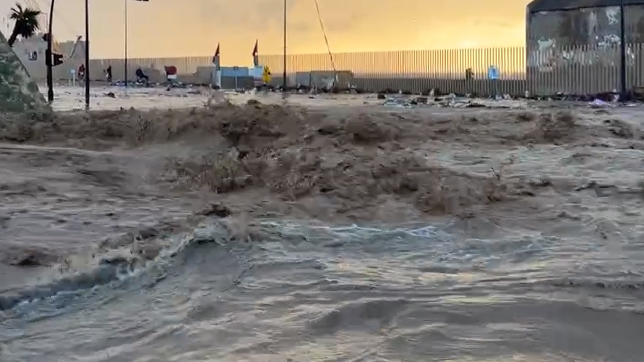 تساقطات مطرية غزيرة تغرق أحياء بالمدينة القديمة لآسفي وتقطع التيار الكهربائي عنها