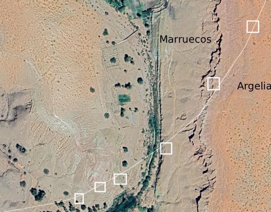 صور أقمار اصطناعية تفضح الحقيقة الكاملة لتحركات الجيش الجزائري بالقرب من 