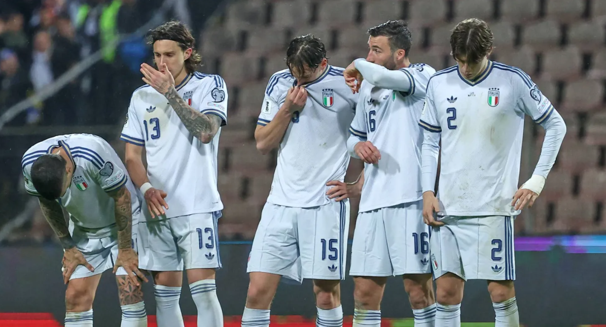تسريبات تورط لاعبي المنتخب الإيطالي لكرة القدم بعد فشلهم في التأهل لنهائيات كأس العالم 2026