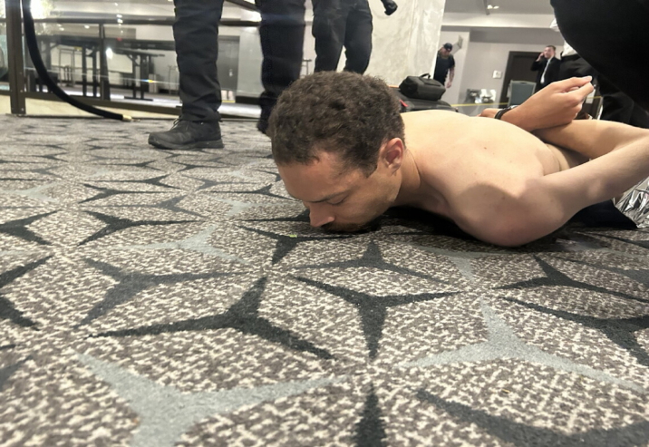 الكشف عن هوية مطلق النار خلال عشاء مراسلي البيت الأبيض