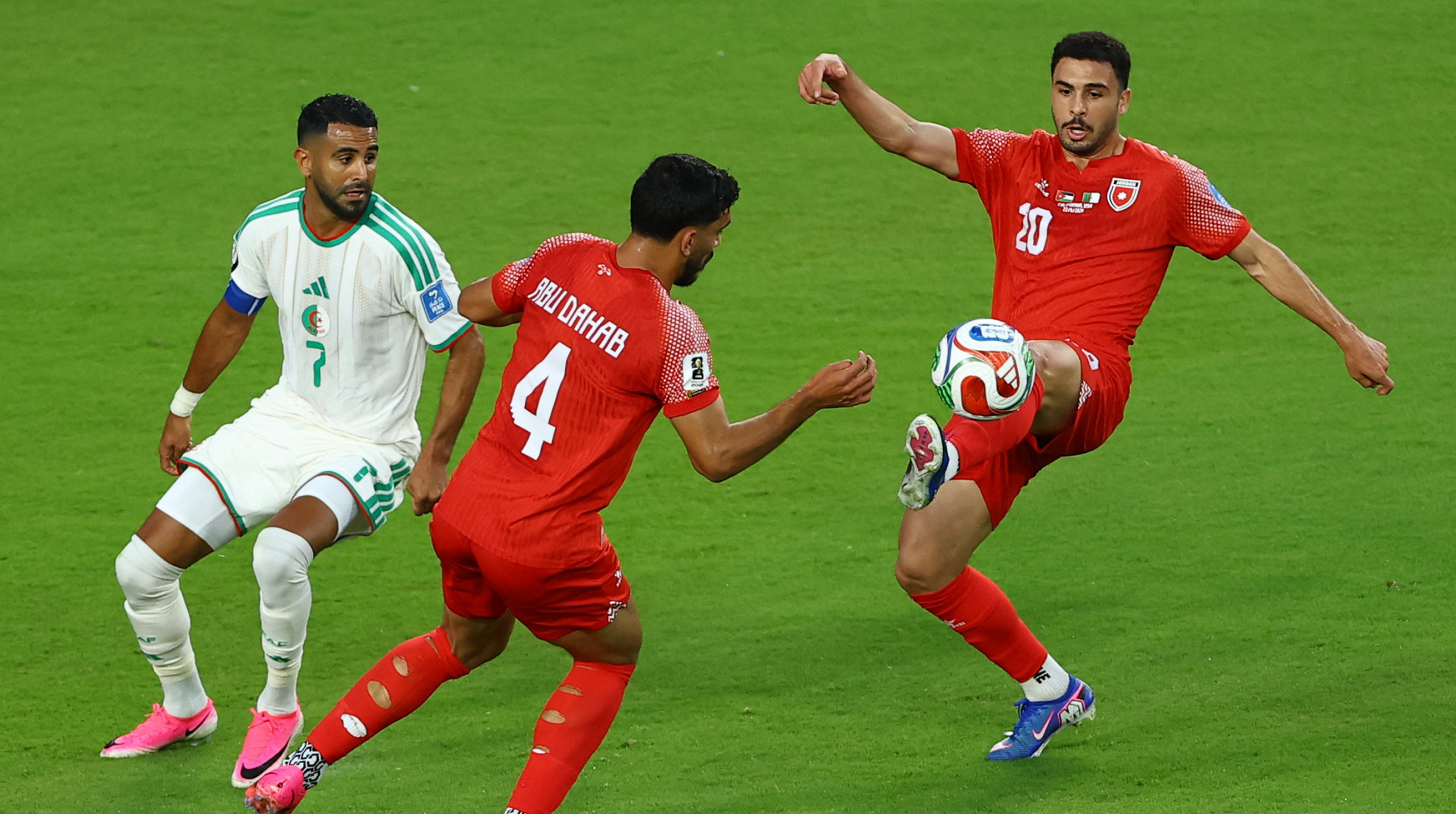 مونديال 2026.. المنتخب الأردني ينهزم أمام نظيره الجزائري