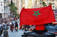 سفارة المغرب بباريس تلجأ للقضاء الفرنسي ضد جزائريين دنسوا العلم الوطني وآخرين اعتدوا على نساء يرتدين قميص 