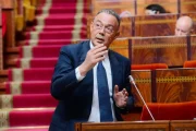 فوزي لقجع يعلن إعفاء أجور أقل من 10 آلاف درهم من الضريبة سنة 2027