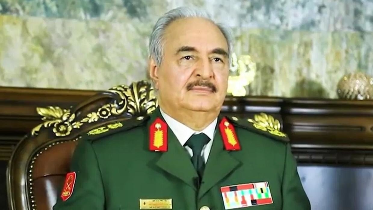 بعد إقصاء المغرب من مؤتمر برلين.. حفتر يمد يده للرباط ويرحب بجهود الملك لحل الأزمة الليبية