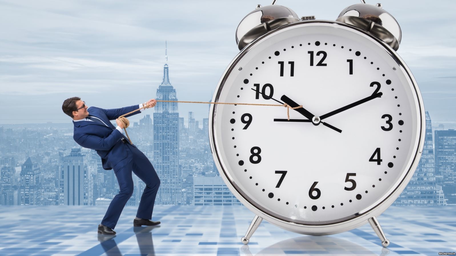 رسميا.. المغرب يعود إلى توقيت 