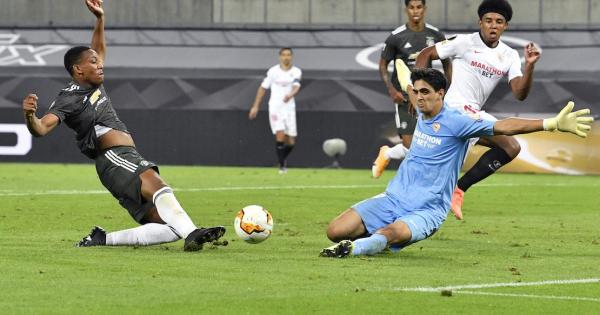 ياسين بونو يقدم مباراة استثنائية أمام مانشستر يونايتد ويقود إشبيلية إلى نهائي الدوري الأوروبي