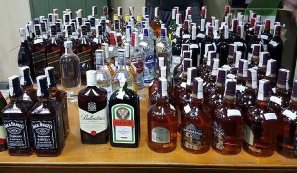 الأمن يضبط حوالي مليون قنينة مشروبات كحولية مستوردة ويحقق في مشروعية حيازتها وسلامتها على الصحة العامة