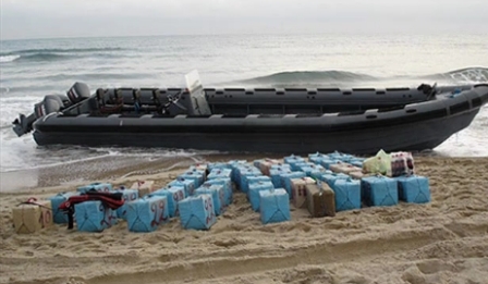 الجديدة.. حجز 940 كيلوغرام من مخدر الشيرا وتوقيف شخصين يشتبه في ارتباطهما بشبكة تنشط في التهريب الدولي للمخدرات