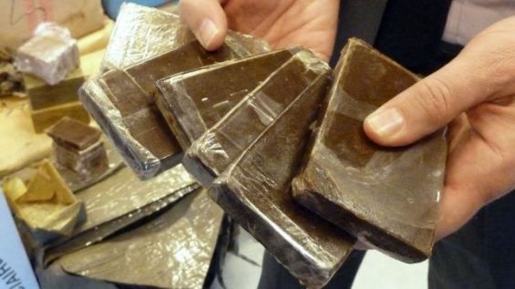 القنيطرة.. إحباط عملية تهريب طن و120 كيلوغراما من مخدر الشيرا على متن شاحنة للنقل الطرقي للبضائع