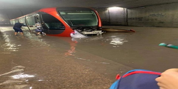 ساعات من أمطار الخير فضحت هشاشة البنيات التحتية للعاصمة الإقتصادية للمملكة (صور)