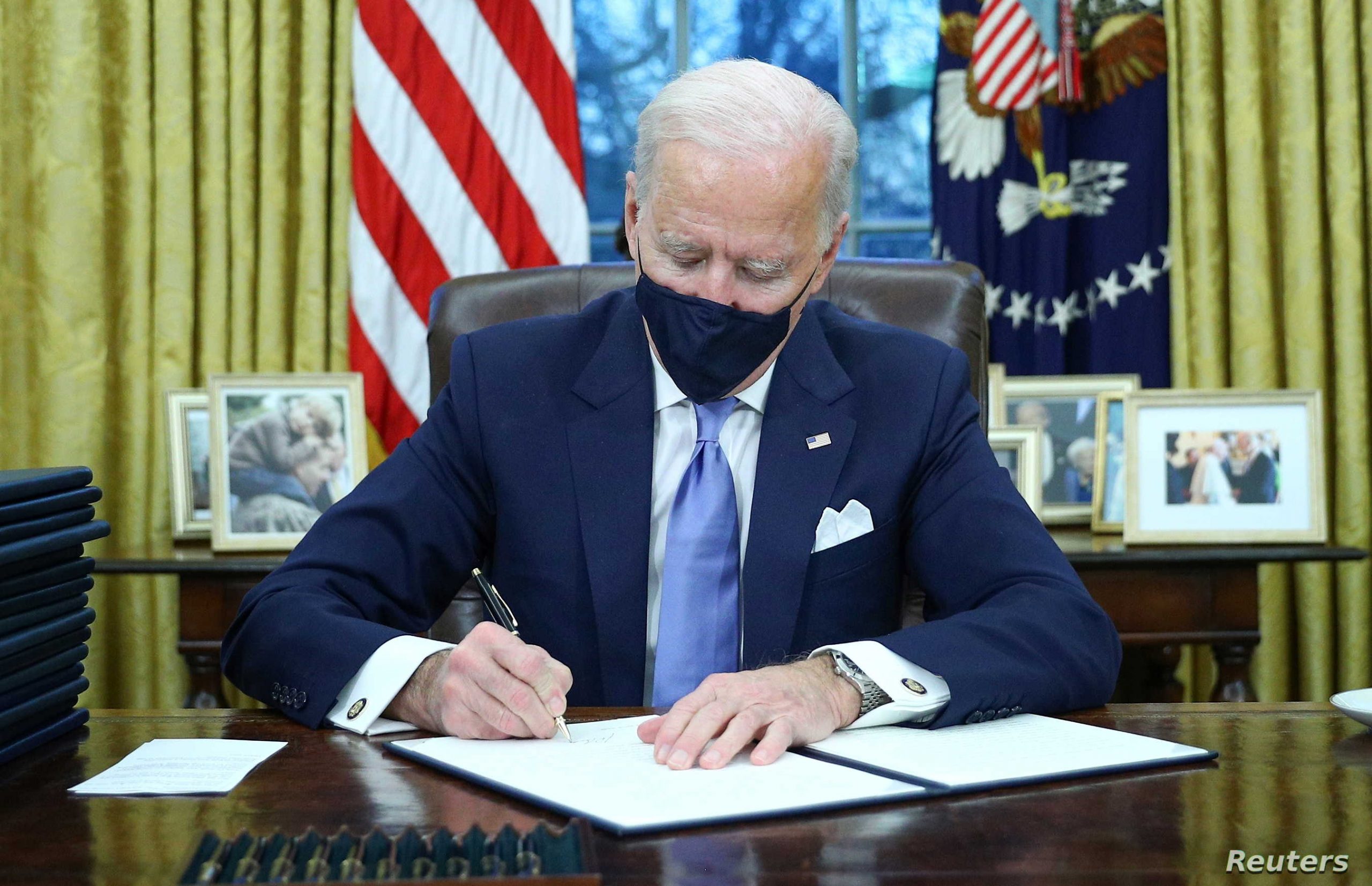 جو بايدن يُقرّر فرض عزل صحي على جميع الوافدين جوا إلى أمريكا !!