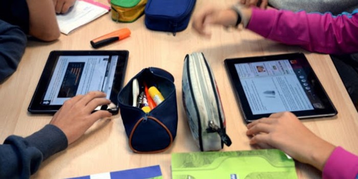 الأكاديمية الجهوية للتربية والتكوين لجهة الرباط- سلا- القنيطرة توزع لوحات رقمية على تلاميذ العالم القروي