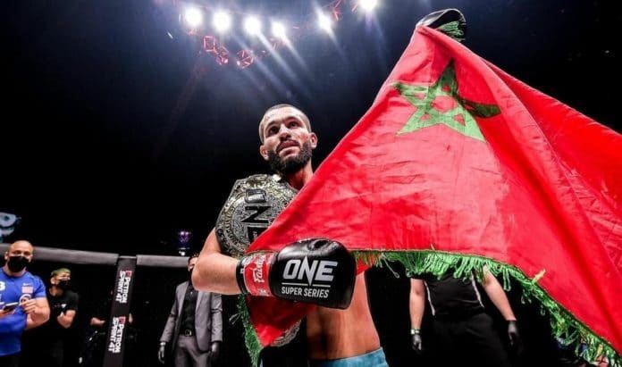 المغربي النهاشي يسيطر على لقب بطل العالم في الكيك بوكسينغ